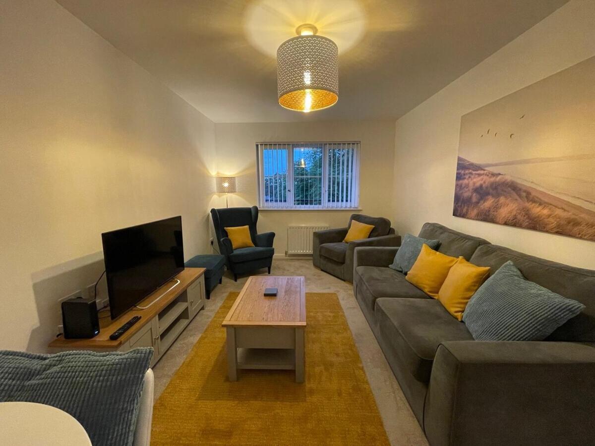 2 Bedroom Luxury Flat In Quiet Village Of Bishopton Bishopton  Esterno foto